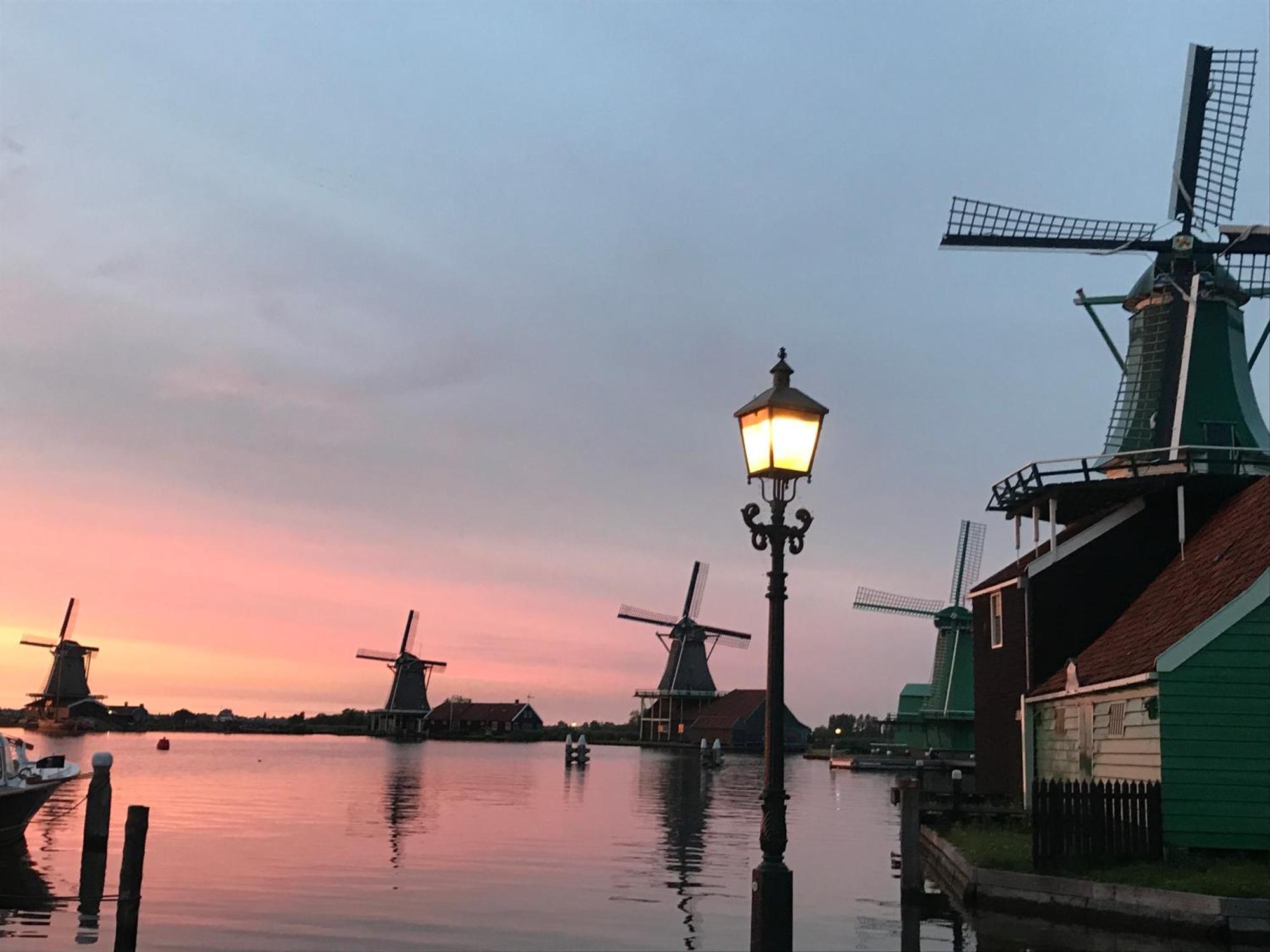 Stay Overnight At Windmill Village Zaanse Schans - Amsterdam Zaandam Exteriör bild