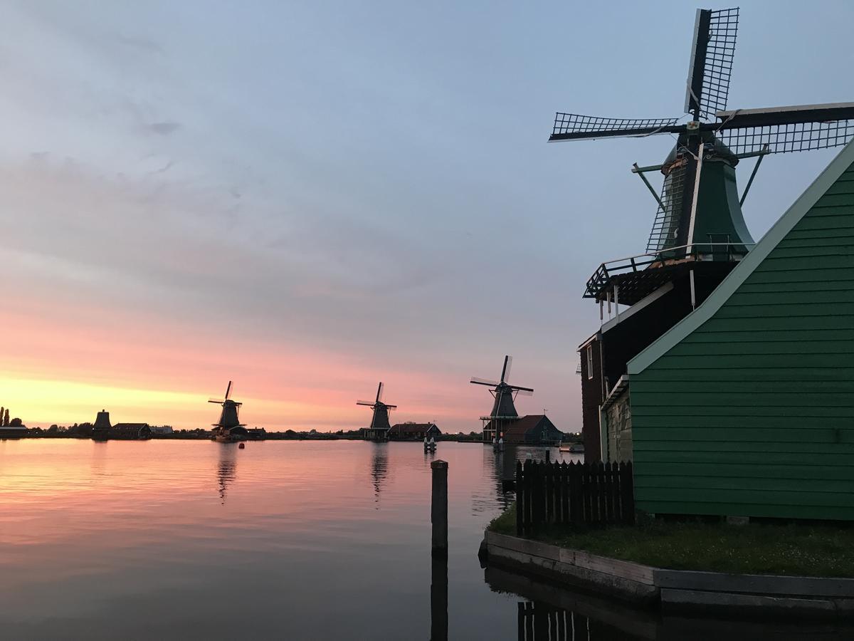 Stay Overnight At Windmill Village Zaanse Schans - Amsterdam Zaandam Exteriör bild